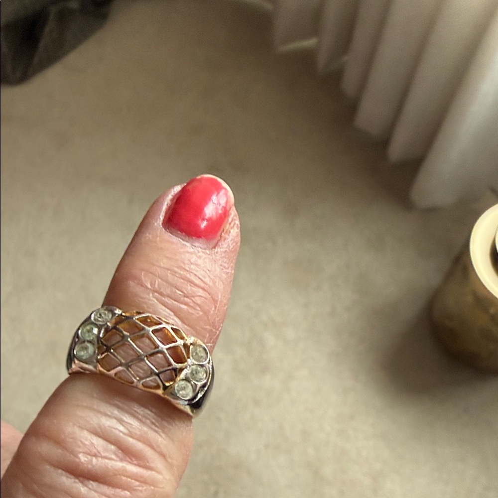 Art Deco Vintage 18kt Heavy Gold E with 6  real or crystal Diamonds. Art deco